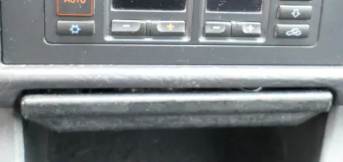 Audi 80 8C Aschenbecher vorne 893857951A (182879)