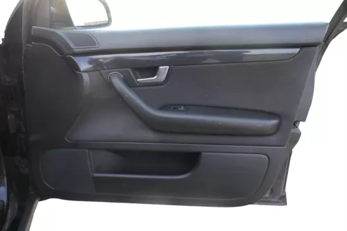 1x A4 8E B6 Türverkleidung Verkleidung Tür vorne rechts soul schwarz