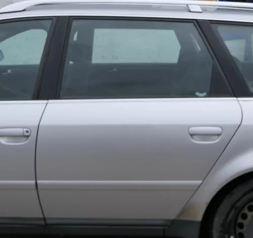 Audi A6 4B C5 Tür Türblatt hinten links nur Türblatt silber grau LY7W