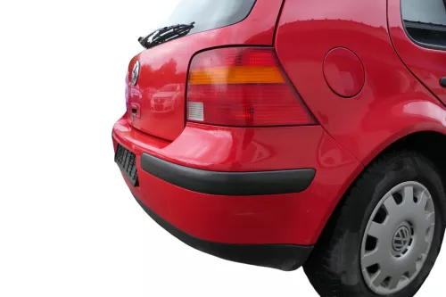 VW Golf 4 Limousine Stoßstange hinten Heckstoßstange Stoßfänger rot LP3G (183219)