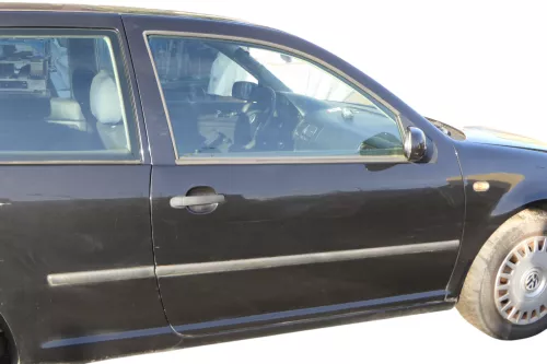 VW Golf 4 Tür vorne rechts Beifahrertür 2/3-Türer schwarz LC9Z ohnAnbauteile