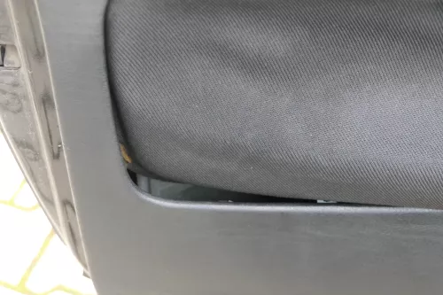 VW Golf 4 2/3-Türer Türverkleidung Verkleidung Tür vorne links schwarz  (183339)