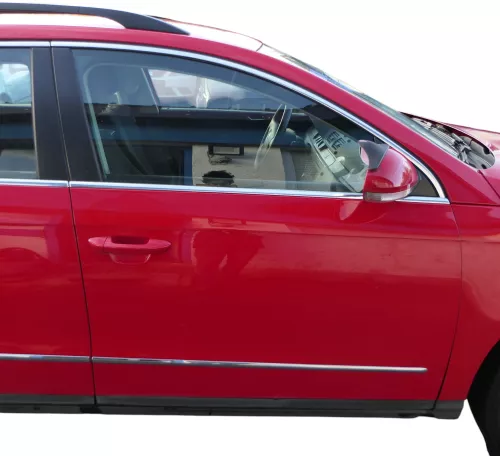Passat 3C Kombi o. Limo Tür vorne rechts Beifahrer rot LY3D ohneAnbauteile