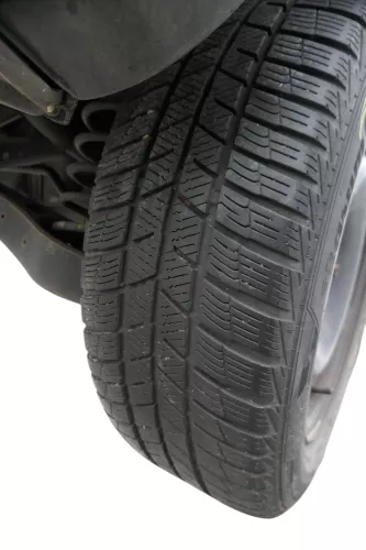 4x VW Passat 3C Golf Reifen Winterrreifen M&S 205/55 R16 94H Felgen 6-8mm (183421)