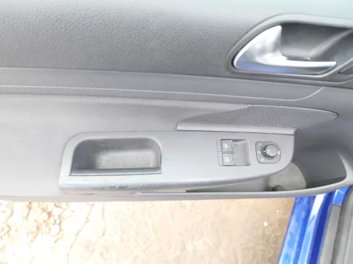 1x Golf 5 Limousine Türverkleidung Verkleidung Tür vorn links 4/5Türer Lautspre (183523)