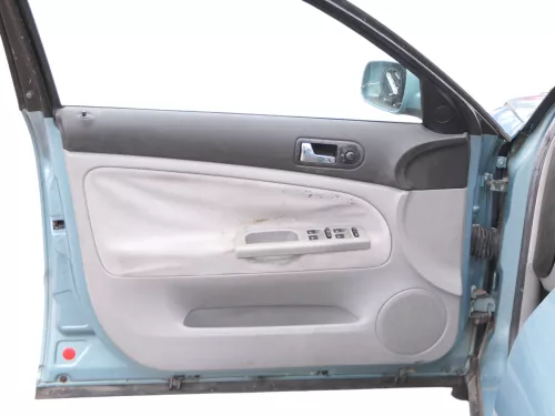 1x Passat 3B Variant Türverkleidung Verkleidung Tür vorne links Griff grau