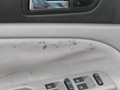 1x Passat 3B Variant Türverkleidung Verkleidung Tür vorne links Griff grau (183625)