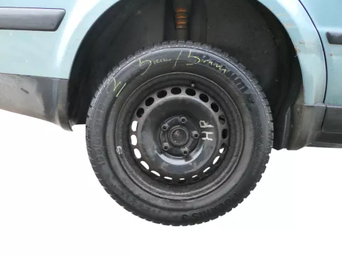 1x A4 B5 A6 4B Passat 3BG Felgen Reifen Winterreifen M+S 195/65 R15 91T 7-8mm VR (183639)