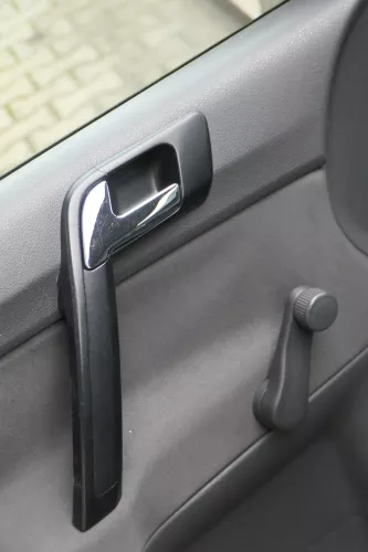 1x VW Polo 9N Türverkleidung Verkleidung Tür vorne links 2/3-Türer Griff Öffner (183648)