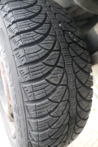 4x Polo 6R 9N Ibiza Felgen 185/60 R14 T Winterreifen M+S 6jx15 ET38 Reifen 6-8mm (183655)