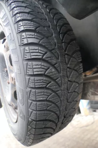 4x Polo 6R 9N Ibiza Felgen 185/60 R14 T Winterreifen M+S 6jx15 ET38 Reifen 6-8mm (183655)