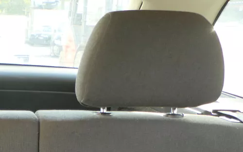 1x Skoda Fabia 6Y Kopfstütze hinten rechts oder links - dunkel anthrazit (183669)