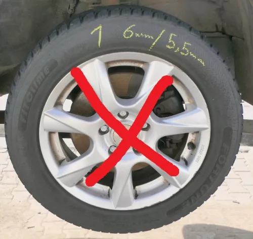 2x VW Sharan NUR Reifen 215/55 R16 97V Winterreifen ca. 5-6mm (183756)