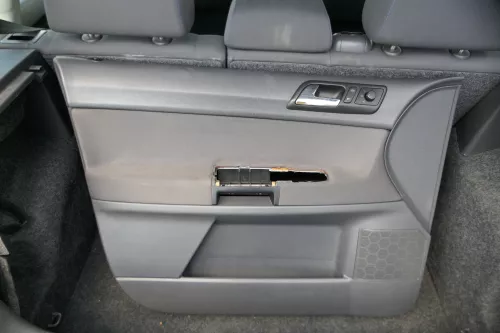 1x VW Polo 9N 9N3 Türverkleidung Verkleidung Tür vorne links  4/5-Türer dunkel