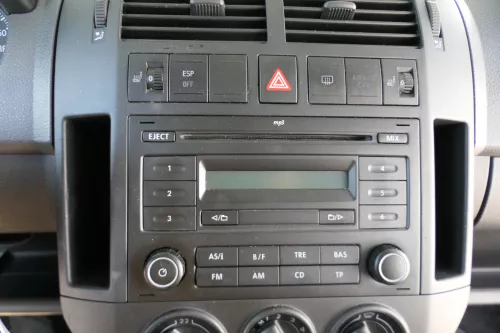 VW Polo 9N Mittelkonsole Verkleidung um Radio schwarz 6Q0858069AD /T (183809)