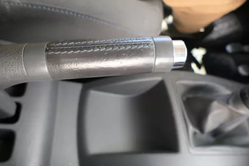 VW Polo 9N 9N3 Handbremse Feststellbremse schwarz Leder  blaue Nähte