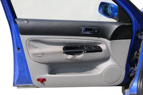 1x Golf 4 Bora Türverkleidung Verkleidung Tür vorne links 4/5-Türer grau