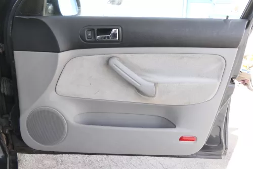 Golf 4 1J Limousine Türverkleidung Verkleidung Tür vorne rechts grau (183993)