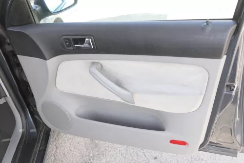 Golf 4 1J Limousine Türverkleidung Verkleidung Tür vorne rechts grau