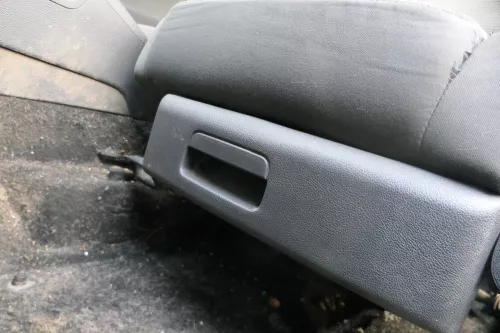 Golf 5 6 Sitzgestell Gestell Sitz Fahrersitz vorne links 2/3Türer Unterteil (184036)