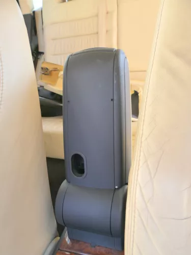 Audi A6 4B C5 Mittelarmlehne Armlehne Leder vanille / onyx perlnappaleder gelb (184115)