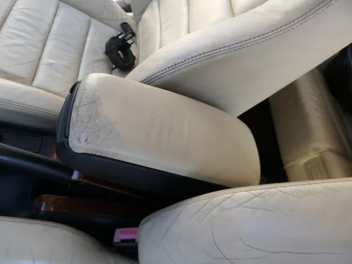 Audi A6 4B C5 Mittelarmlehne Armlehne Leder vanille / onyx perlnappaleder gelb