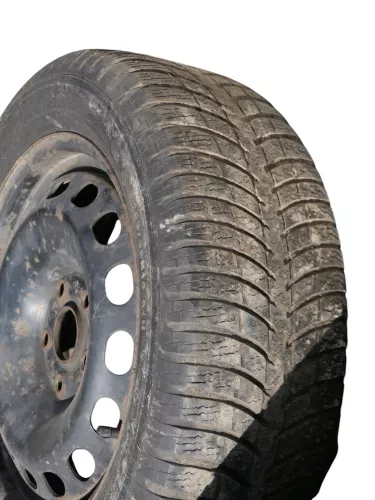 4x Audi A4 8E A6 4B Felgen 205/55 R16 91H Winterreifen Reifen 4-8mm (184143)