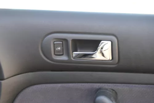 1x Golf 4 Bora Türverkleidung Verkleidung Tür vorne rechts 4/5-Türer schwarz Vel (184157)