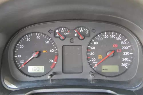 VW Golf 4 Tacho Tachometer Kombiinstrument 264.000km 1J0920802B 1,6-2,8 (184158)