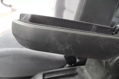 VW Golf 4 Bora Mittelarmlehne Armlehne original mitte schwarz Velour (184160)