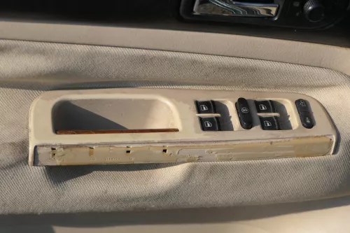 1x Golf 4 Bora Türverkleidung Verkleidung Tür vorne links 4/5-Türer hellbeige (184184)