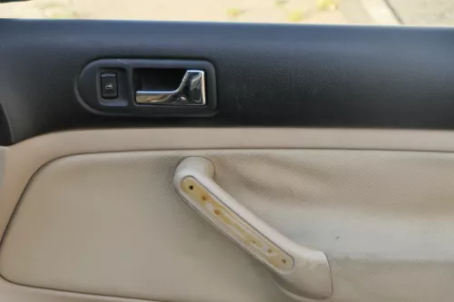 1x Golf 4 Bora Türverkleidung Verkleidung Tür vorne rechts 4/5-Türer hellbeige (184185)