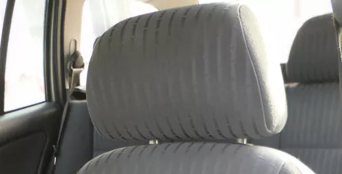 1x Skoda Octavia 1U Kopfstütze vorne oder hinten onyx (184317)