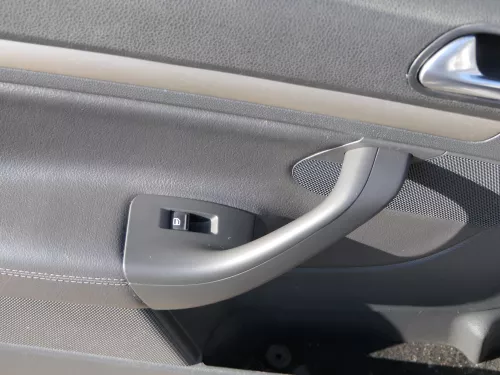 Golf 5 Limousine Türverkleidung Tür vorn links 4/5Türer RECHTSLENKER RHD Leder (184455)