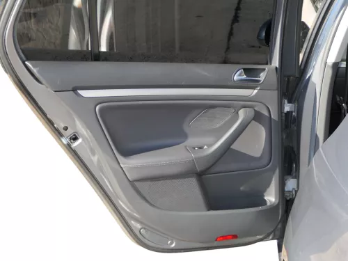 1x Golf 5 Limousine Türverkleidung Verkleidung Tür hinten links 4/5-Türer Leder