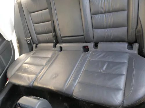 VW Golf 5 V Sitz Sitze hinten Rückbank Rücksitzbank 3 Punkt Gurt Lehne Leder (184468)