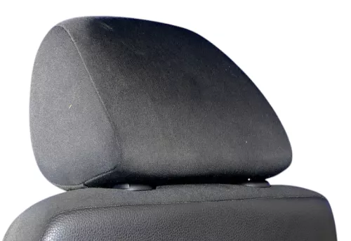 1x VW Polo 6R Kopfstütze vorne vorn schwarz rechts oder links 6R0881901 83V (184531)