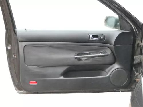 VW Golf 4 2/3-Türer Türverkleidung Verkleidung Tür vorne links schwarz 