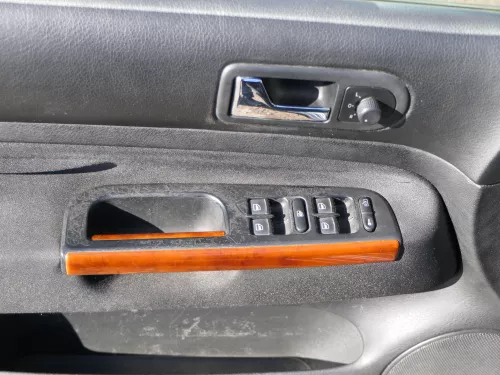 1x Golf 4 Bora Türverkleidung Verkleidung Tür vorne links 4/5-Türer schwarz (184595)