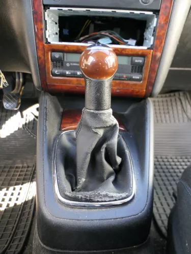 Golf 4 Bora Schaltknauf Schaltsack schwarz TDI Holz Dekor wurzelnuss klein (184605)