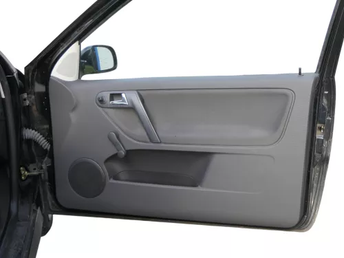 1x VW Polo 6N2 Türverkleidung Verkleidung Tür vorne rechts 2/3-Türer off-black