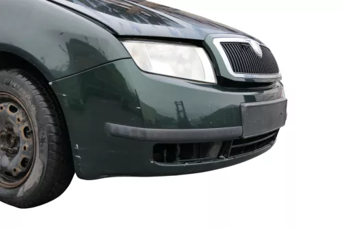 Skoda Fabia 6Y Stoßstange Stoßfänger vorne silber grün LF8C 2000-2004 (184735)