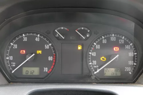 Skoda Fabia 6Y Tacho Tachometer Kombiinstrument 6Y0920880M 228.000km 1,2 AWY AZQ