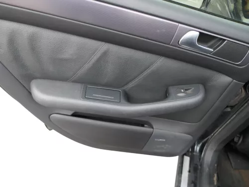 1x A6 4B Türverkleidung Verkleidung Tür hinten links Leder schwarz soul Bose (184980)