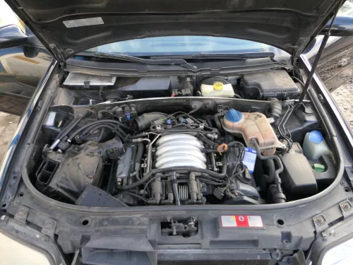 Audi A6 4B Motor BDV / AMM 2,4 V6 ca.186.000km - OHNE Anbauteile