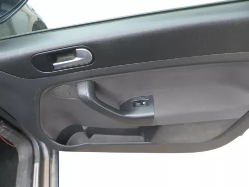 VW Golf Plus 5M 1x Türverkleidung Verkleidung Tür vorne rechts schwarz (185039)