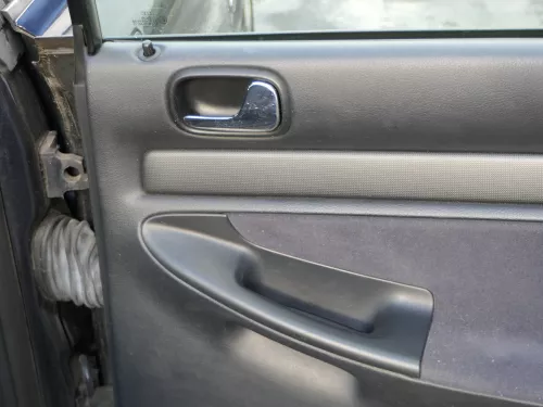1x Audi A4 B5 Türverkleidung Verkleidung Tür hinten rechts Griff Öffner (185063)
