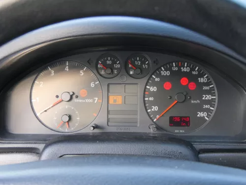 Audi A4 B5 Tacho Tachometer 8D0919033C Benziner 1,6 1,8 bis ca. 1997 196.000km