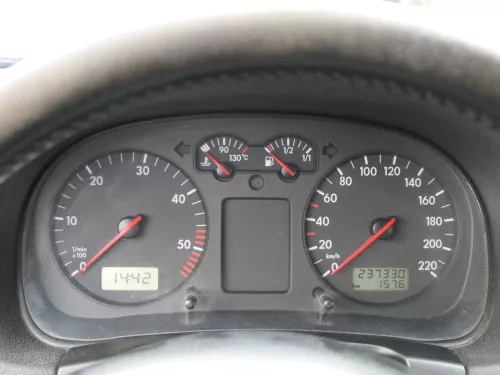 VW Golf 4 Tacho Tachometer Kombiinstrument 237.000km 1J0920805E TDI Diesel