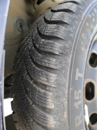 4x Golf 4 195/65 R15 91T Winterreifen M+S Reifen 6jx15H2 ET38 ca. 9-10mm Felgen (185098)